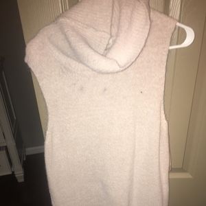 sleeveless turtleneck